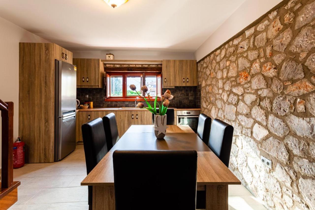 Parálion Ástros Stone Villas Dukes מראה חיצוני תמונה