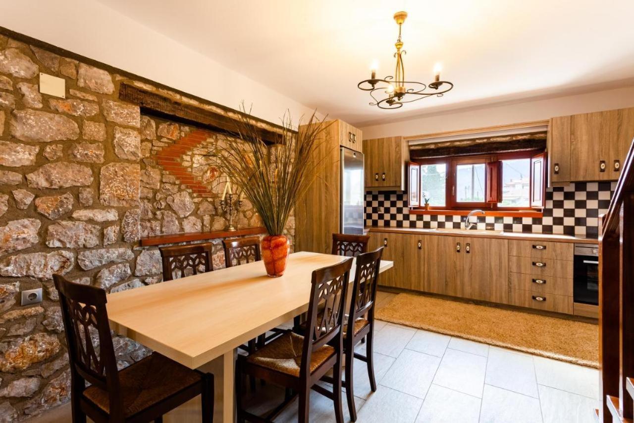 Parálion Ástros Stone Villas Dukes מראה חיצוני תמונה